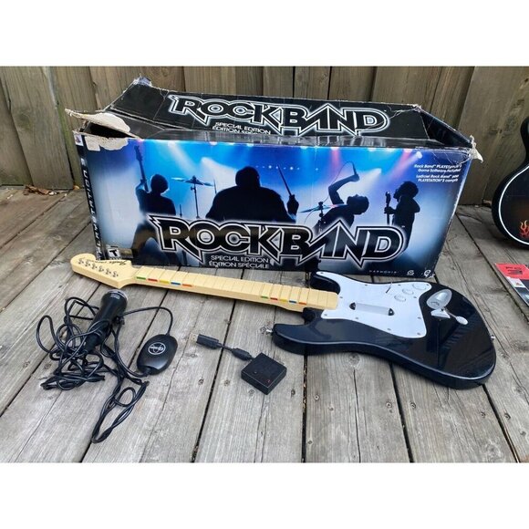 Rock Band Bundle With Guitar PS3 Fender Stratocaster W/ Dongle, Box & Microphone - Picture 4 of 7